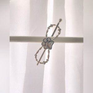 Silver bulldog paw hair clip